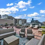 2Br Unit In The Heart Of Dt On Playhouse Square, With Pool And Gym Access-1106