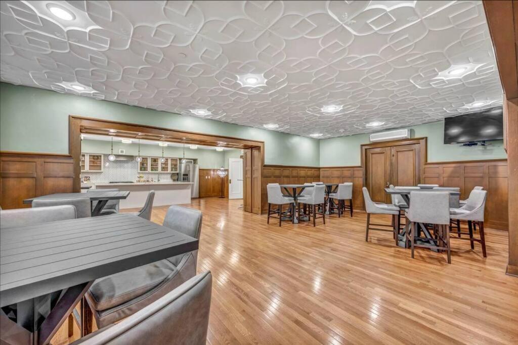 2br Unit In The Heart Of Dt On Playhouse Square, With Pool And Gym Access-1106 Apartment Cleveland